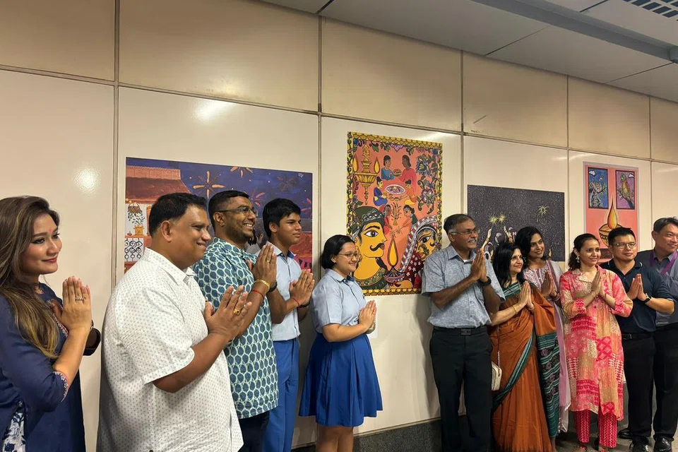‘குளோபல் இந்தியன்’ அனைத்துலகப் பள்ளி மாணவர்களின் கலைப்படைப்புகள் லிட்டில் இந்தியா ரயில் நிலையத்தில் காட்சிக்கு வைக்கப்பட்டுள்ளன. 