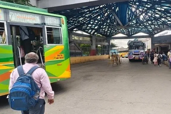 மேகதாது: இரு மாநில எல்லையில் மறியல் போராட்டம்