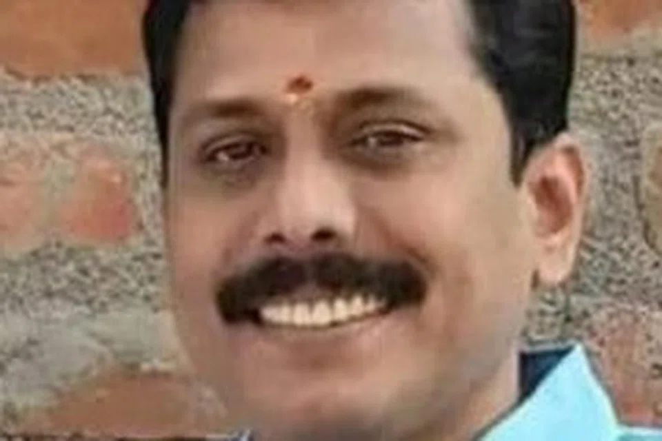 அசோக்குமார்.
