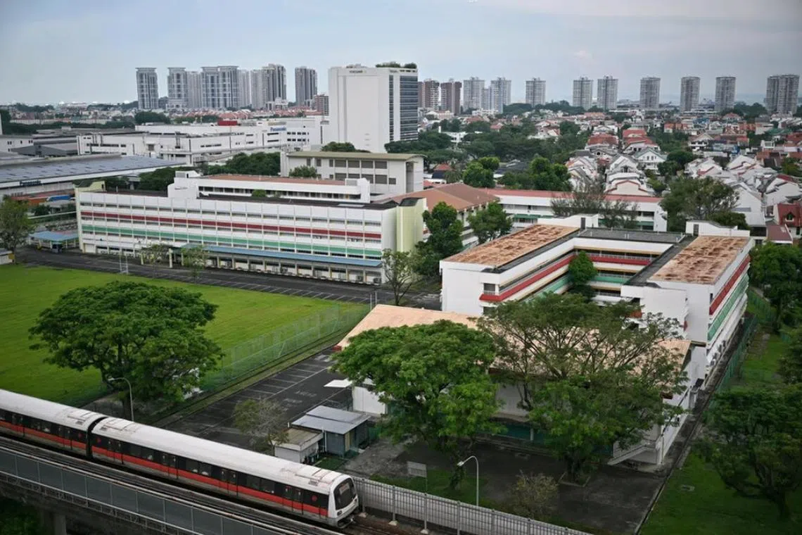 ஐந்து பள்ளிகள் இருந்த இடங்கள் குடியிருப்புப் பகுதிகளாக மாறுகின்றன