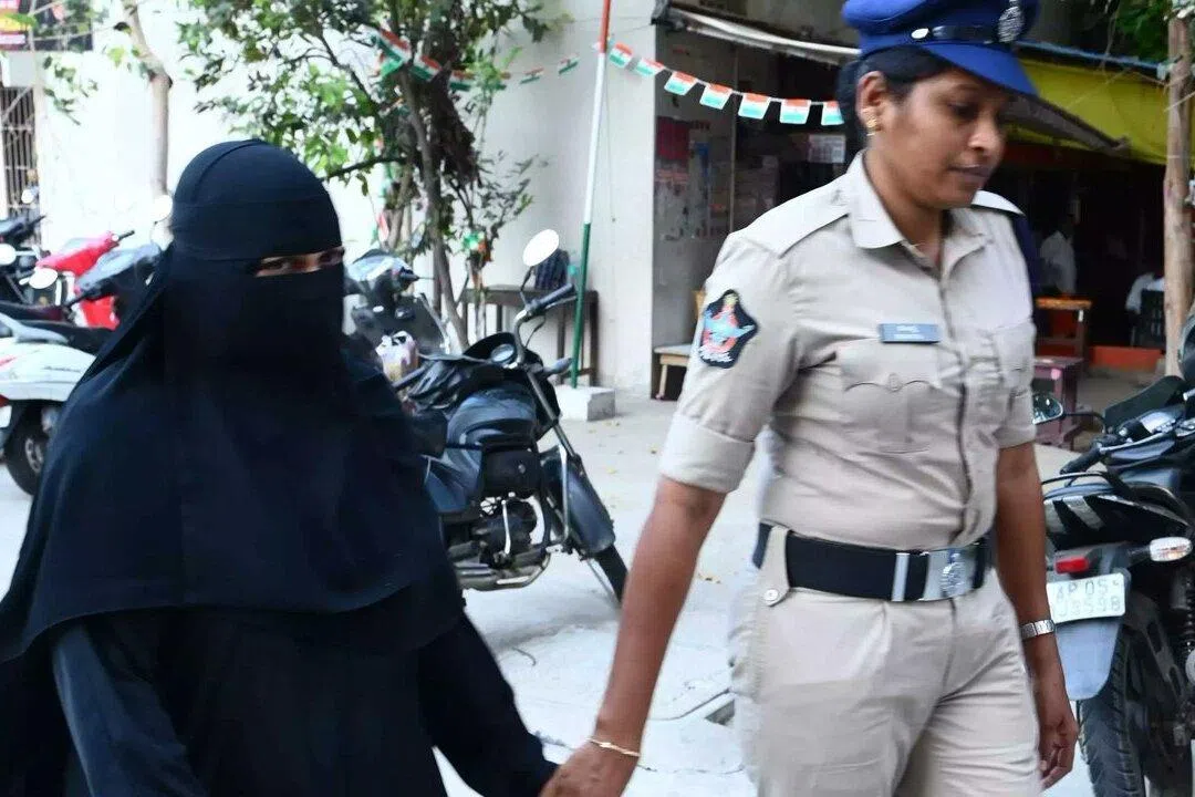 ஐஎஸ் தீவிரவாத கும்பலில் 48 பெண்களைச் சேர்த்த கும்பல்:  விசாரணை 