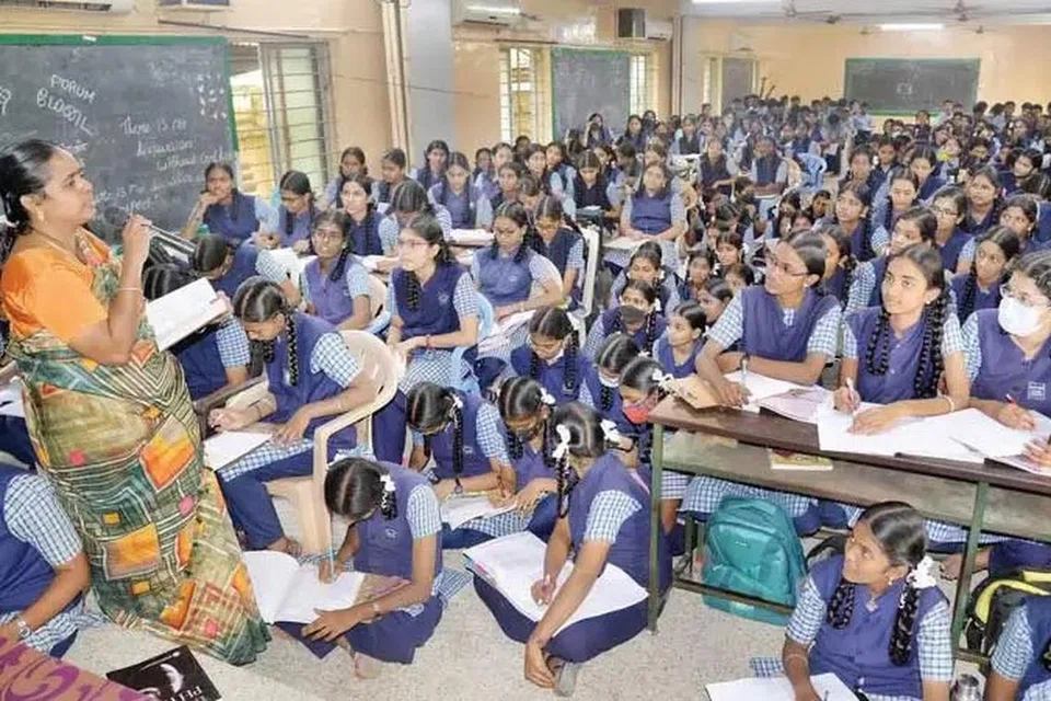 சென்னையில் பல்வேறு இடங்களில் செயல்பட்டு வந்த பயிற்சி நிலையங்கள் மூடப்பட்டதால் பணம் செலுத்திய பெற்றோர் பரிதவிப்பில் உள்ளனர்.