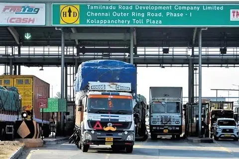 சுங்கச்சாவடிகளுக்கான கட்டண உயர்வு வரும் செப்டம்பர் மாதம் அமல்படுத்தப்படும். 