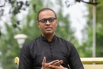 நிரஞ்சன் பாரதி.