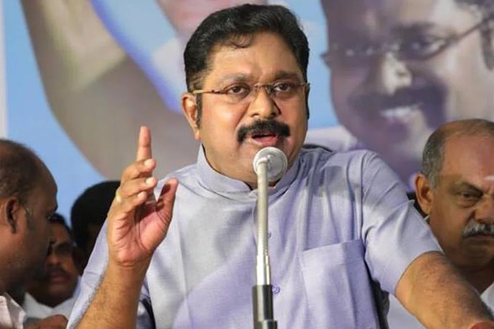 தினகரன்.