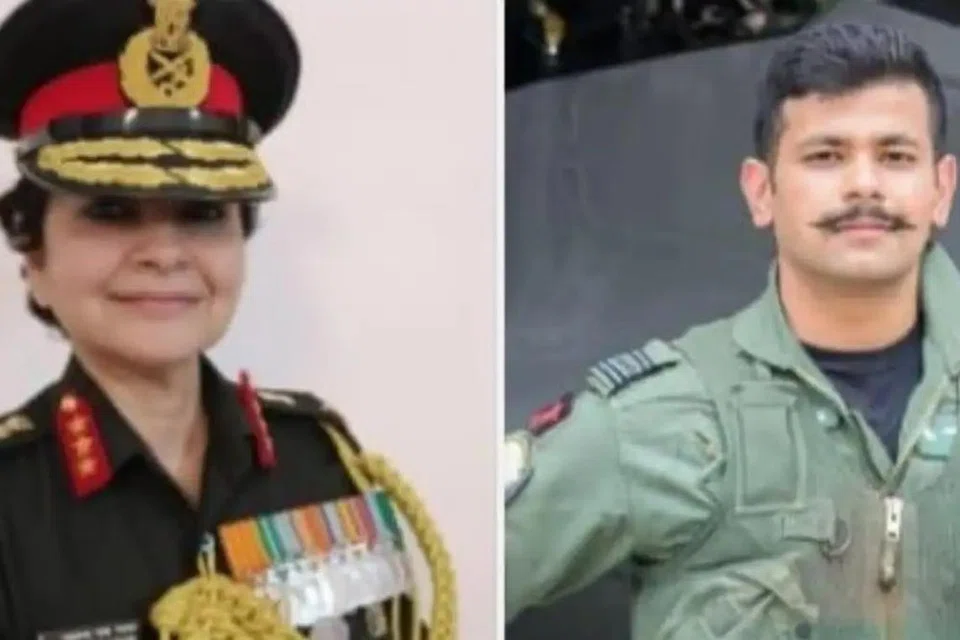 லெப்டினன்ட் ஜெனரல் சாதனா எஸ். நாயர் (இடது), ஸ்குவாட்ரன் லீடர் தருண் நாயர்.