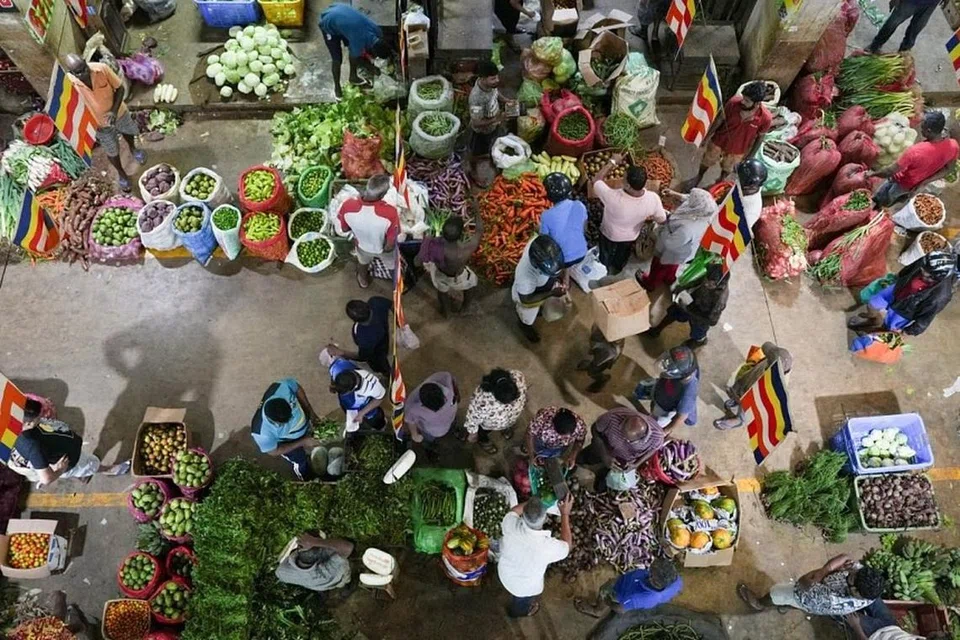 இலங்கையில் பொருளியல் மீட்சிக்கான சாத்தியக்கூறுகள் தென்படுவதாக ஐஎம்எஃப் வெளியிட்ட அறிக்கையில் குறிப்பிட்டது.