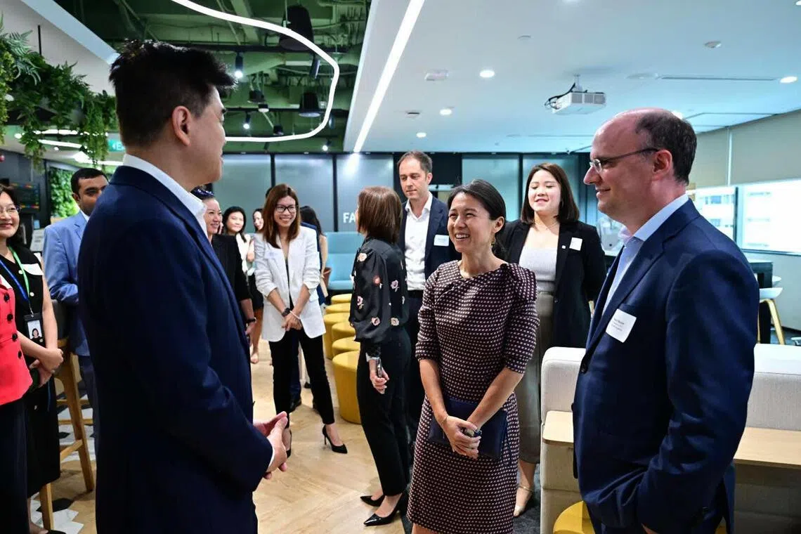 செயற்கை நுண்ணறிவு மையத்தைத் தொடங்கியது மனுலைஃப் சிங்கப்பூர்