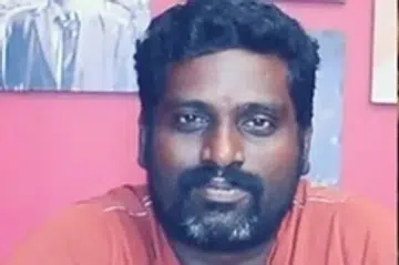 இயக்குநர் சண்முகம்.