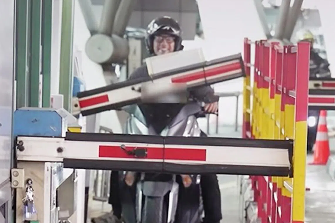 உட்லண்ட்ஸ் சோதனைச் சாவடியில் முக அடையாளத் தொழில்நுட்பம்