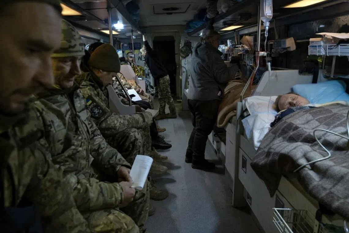 43,000 வீரர்களை இழந்துவிட்டதாகக்
கூறுகிறார் ஸெலன்ஸ்கி 