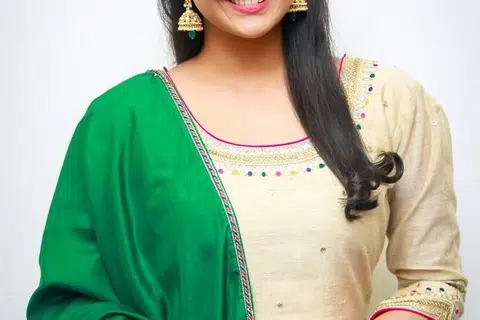 கீர்த்தி சுரே‌‌ஷ்.