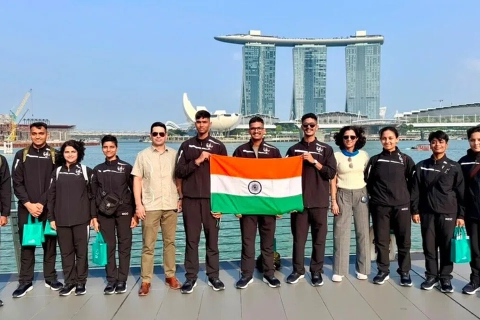 இரண்டு அதிகாரிகள், பத்து மாணவர்கள் அடங்கிய இந்திய தேசிய மாணவர் படைக்குழு ஆகஸ்ட் 30ஆம் தேதிமுதல் செப்டம்பர் 5ஆம் தேதிவரை சிங்கப்பூருக்கு வருகை தந்தது.