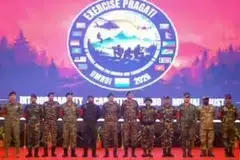 பூட்டான், கம்போடியா, இந்தோனீசியா, லாவோஸ், மலேசியா, மாலத்தீவு, மியன்மார், நேப்பாளம், பிலிப்பீன்ஸ், ஷெசெல்ஸ், இலங்கை, வியட்னாம் ஆகிய 12 நாடுகளின் ராணுவத் தலைவர்கள் இந்திய ராணுவத் தலைவருடன் எடுத்துக்கொண்ட புகைப்படம்.