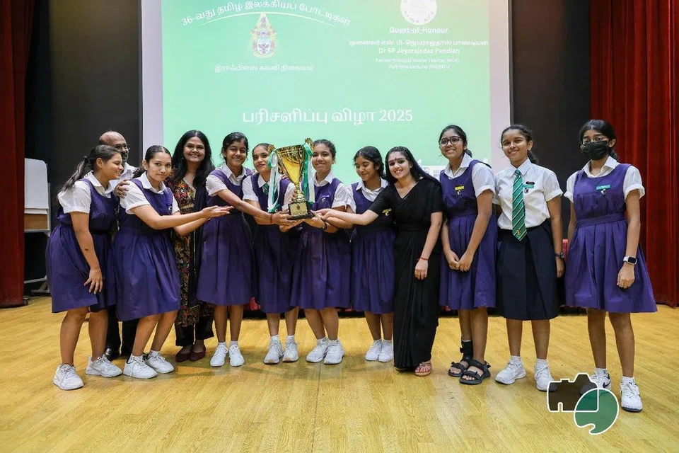 ராஃபிள்ஸ் கல்வி நிலையத்தின் 36வது தமிழ் இலக்கியப் போட்டிகளின் மாபெரும் வெற்றியாளராக வாகை சூடிய ராஃபிள்ஸ் பெண்கள் பள்ளி.