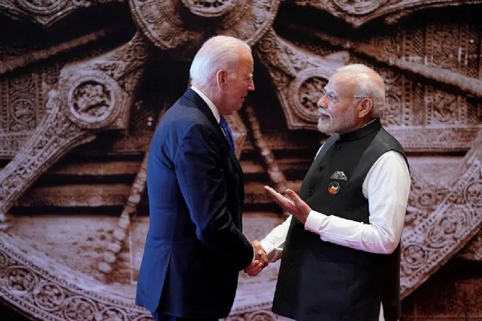 பங்ளாதேஷில் மக்களின் வாழ்க்கை வழக்கநிலைக்குத் திரும்ப வேண்டும் என்றும் அங்குள்ள சிறுபான்மை இனத்தவர், குறிப்பாக இந்துக்களின் பாதுகாப்பு உறுதி செய்யப்பட வேண்டும் என்றும் அதிபர் பைடனும் தாமும் வலியுறுத்தியிருப்பதாகப் பிரதமர் மோடி தெரிவித்தார்.
