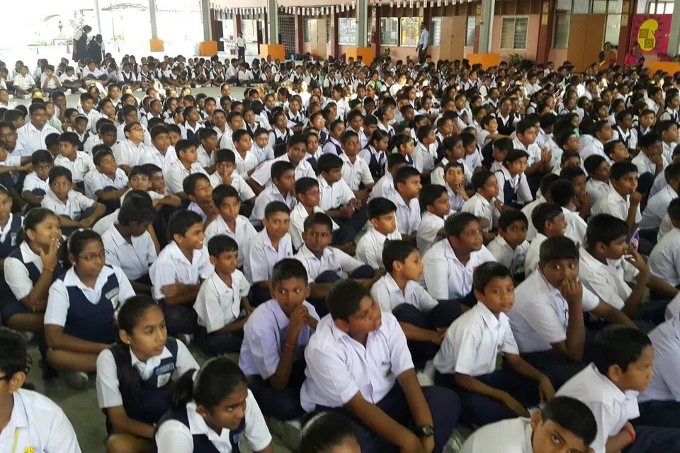 11 மாநிலங்கள், 122 நாடாளுமன்றத் தொகுதிகளில் செயல்பட்டு வரும் தமிழ்ப்பள்ளிகள் எதிர்நோக்கும் தேவைகள், வசதிக் குறைபாடுகள், சவால்களை செயற்கை நுண்ணறிவுத் தொழில்நுட்ப உதவியுடன் துல்லியமாக அடையாளம் காணும் சமூகப் பாலமாக இத்தளம் உருவாக்கப்பட்டுள்ளது