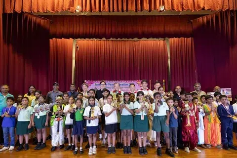 கிம் செங் சமூக மன்றத்தில் சித்திரைப் புத்தாண்டையொட்டி நடைபெற்ற நிகழ்ச்சியில் மாணவர்களுக்காகப் போட்டிகள் நடத்தப்பட்டன.