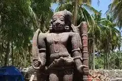 பாளையக்காரர் காலத்தைச் சேர்ந்த அச்சிலை, தளி எத்தலப்ப மன்னர் காலத்துடன் பொருந்துவதாக ஆய்வாளர்கள் தெரிவித்துள்ளனர்.
