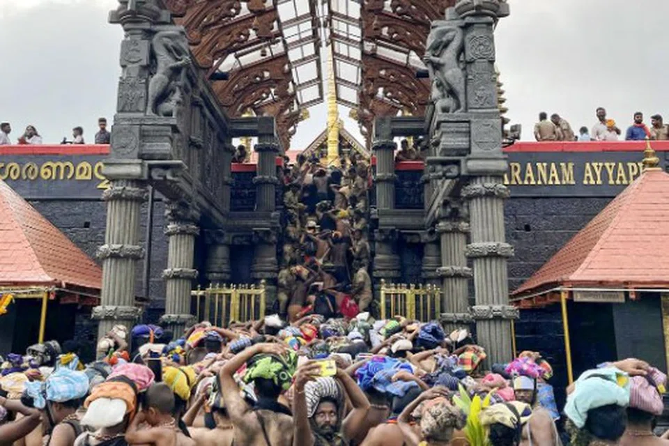 ஐயப்பன் கோவிலில் ரூ. 52.27 கோடி உண்டியல் காணிக்கை செலுத்தப்பட்டு உள்ளது.