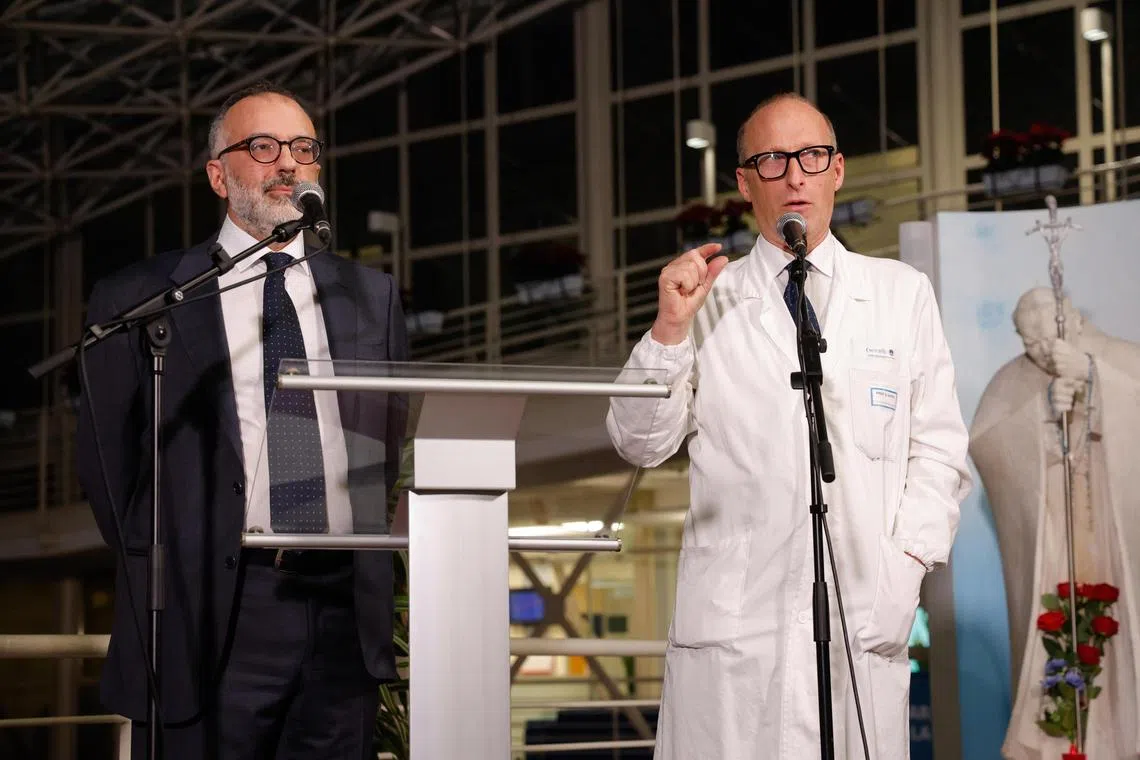 ‘போப் ஃபிரான்சிஸ் இன்னும் ஆபத்திலிருந்து மீளவில்லை’