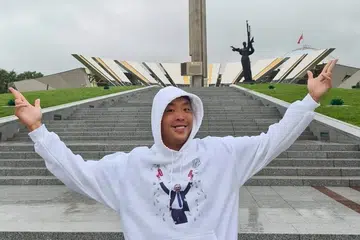  34 வயது ஜி, 2024ஆம் ஆண்டு சிங்கப்பூரில் கைதுசெய்யப்பட்டார். 