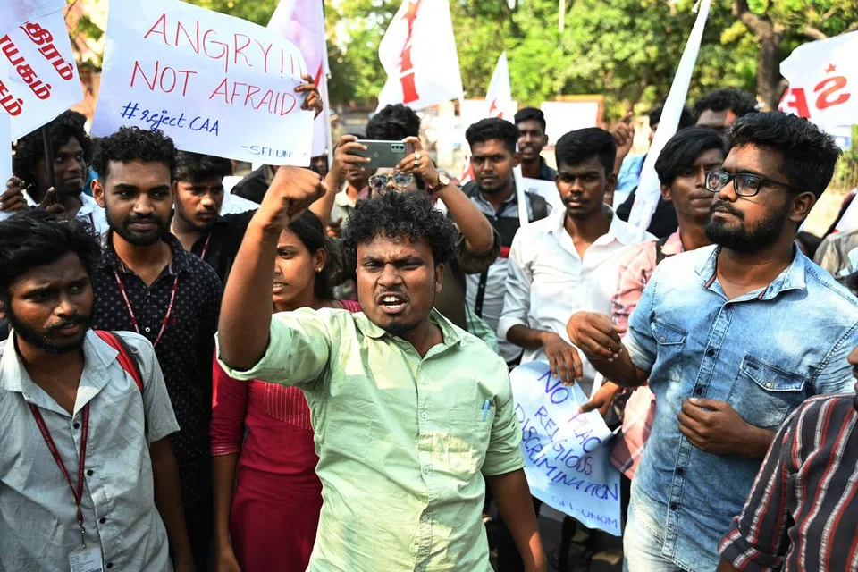 குடியுரிமை திருத்தச் சட்ட அமலாக்கத்திற்கு எதிர்ப்பு தெரிவித்து சென்னையில் செவ்வாய்க்கிழமை (மார்ச் 12) போராட்டத்தில் ஈடுபட்ட இந்திய மாணவர் கூட்டமைப்பினர்.