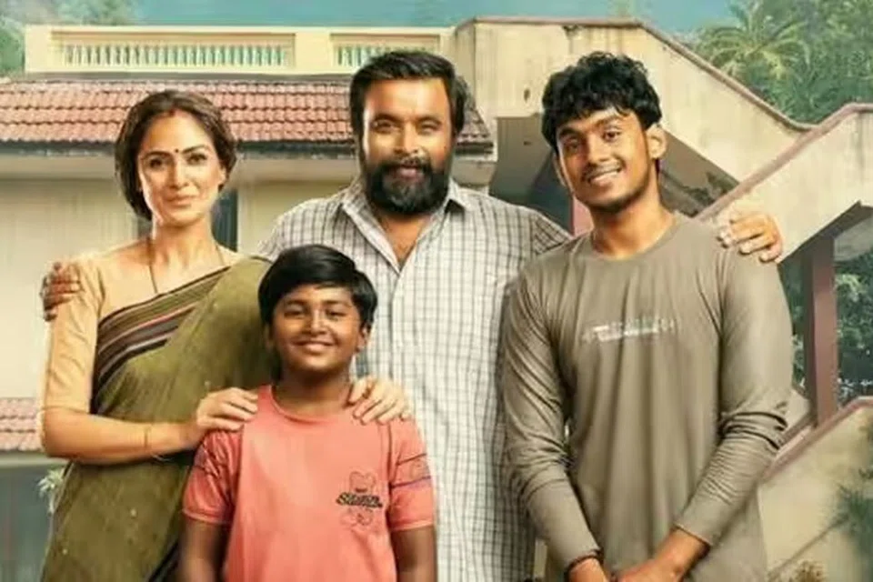 சசிகுமார், சிம்ரன் இணைந்து நடித்துள்ள ‘டூரிஸ்ட் பேமிலி’ படக் காட்சி.