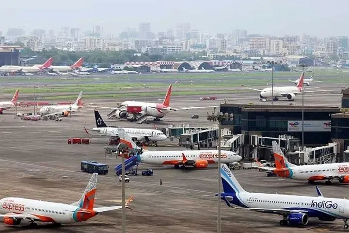 உள்நாட்டு விமானக் கட்டண உச்சவரம்பை திரும்பப் பெற்ற இந்திய அரசு