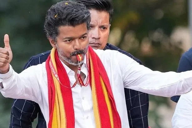 விசில் புரட்சிக்குத் தயாராகுங்கள்: அழைப்பு விடுத்த விஜய்