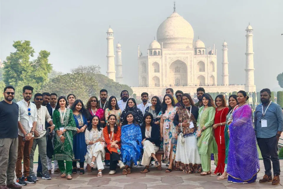 11 நாடுகளைச் சேர்ந்த செய்தியாளர்கள் 27 பேர், அவர்களின் தனிப்பட்ட அடையாளத்தையும் தொழில்முறை ஆர்வத்தையும் இணைக்கும் 21 நாள் பயணத்தை மேற்கொண்டனர்.