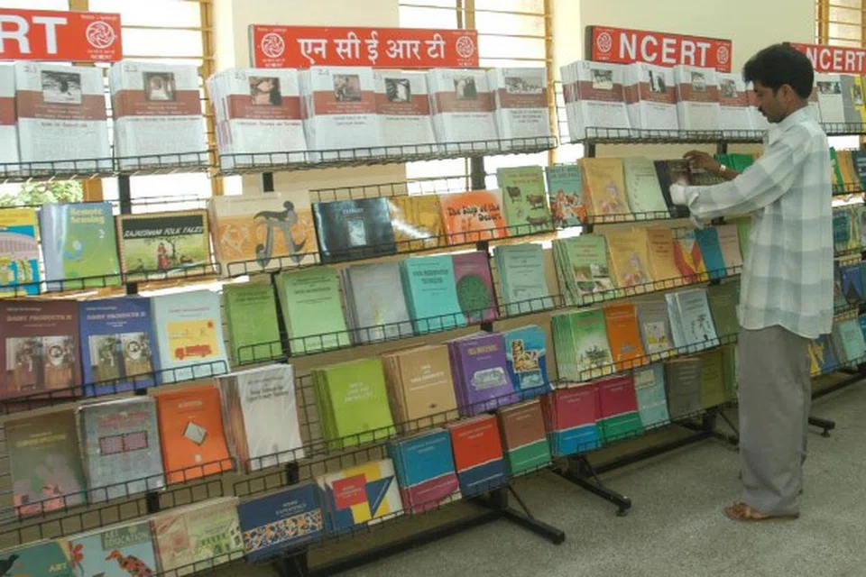 புதிய மாற்றங்களுடன் 2024-2025 கல்வியாண்டுக்கான சிபிஎஸ்இ பாடநூல்கள் தயாராகி வருகின்றன. 