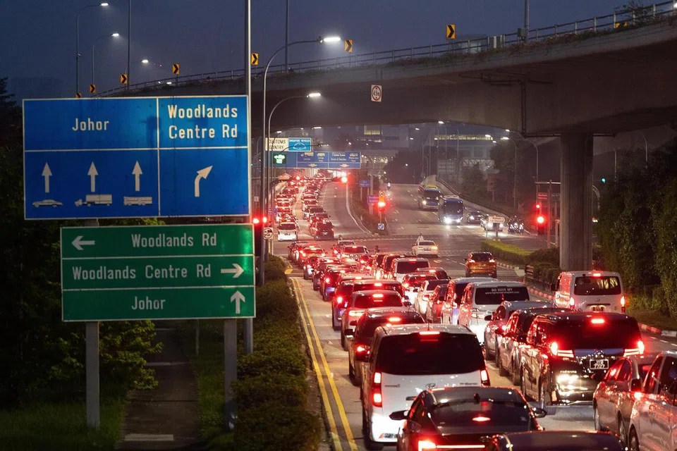 கடந்த 2023ஆம் ஆண்டு ஏப்ரல் 7ஆம் தேதி புனித வெள்ளிக்கிழமை நாளில் காலை 6.45 மணிக்கு ஜோகூர் நோக்கிச் செல்லும் உட்லண்ட்ஸ் சோதனைச் சாவடியில் வாகன நெரிசலைக் காட்டும் படம்.