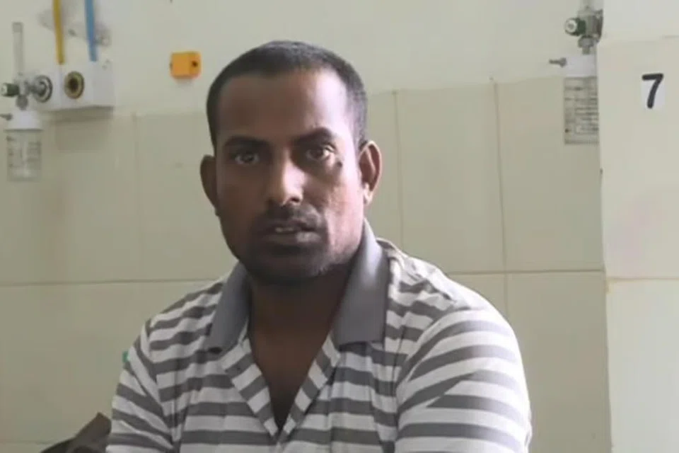 அமில (ஆசிட்) வீச்சால் பாதிக்கப்பட்ட ஜூபேர் அகமத்.