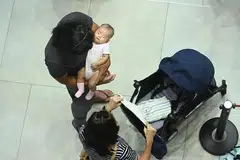 கூடுதல் விடுப்பை வழங்கத் தயாராக இருக்கும் முதலாளிகளுக்கு அரசாங்கம் அதற்கான செலவை ஏற்கும். படம்: ஸ்ட்ரெய்ட்ஸ் டைம்ஸ்