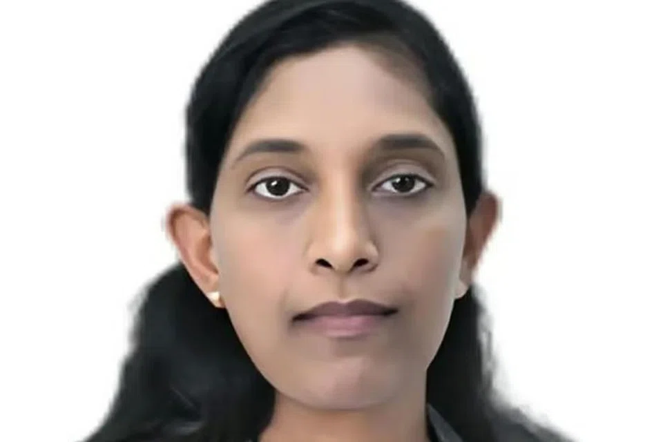 விமான நிலையத்திலிருந்து வீட்டிற்குக் காரில் சென்றபோது நேர்ந்த விபத்தில் மாண்டுபோன மருத்துவர் பிந்து பிலிப், 51.