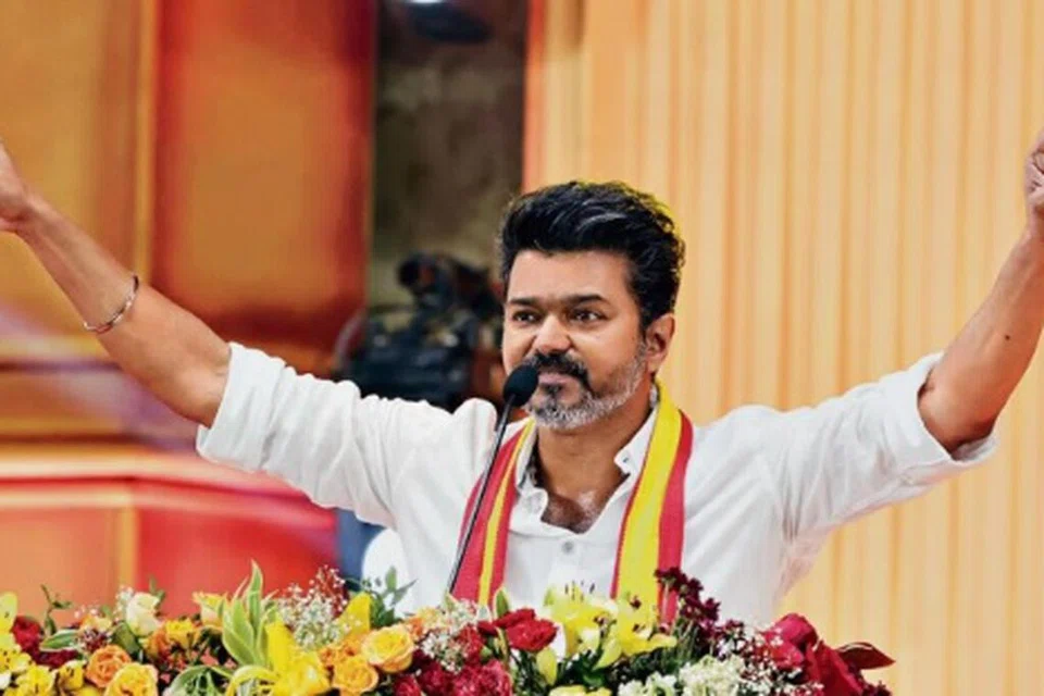 பொய்யான கருத்துகளை மக்கள் புறக்கணிப்பார்கள் என்று தமிழக வெற்றிக் கழகம் தெரிவித்துள்ளது.
