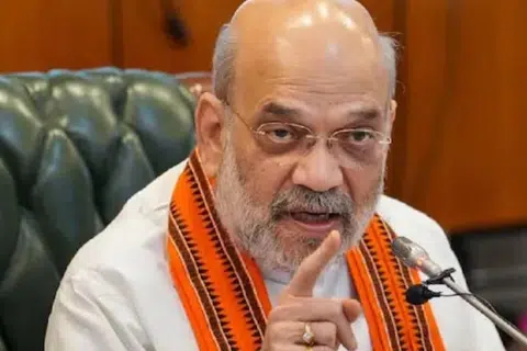பல தலைமுறைகளை வறுமையின் பிடியில் சிக்கவைத்த, கல்வி கற்க விடாமல் சமூகத்தை இருளில் தள்ளிய நக்சல்வாதத்திலிருந்து நாடு விடுவிக்கப்பட உள்ளது என்று உறுதிகூறினார் இந்திய உள்துறை அமைச்சர் அமித்ஷா. 