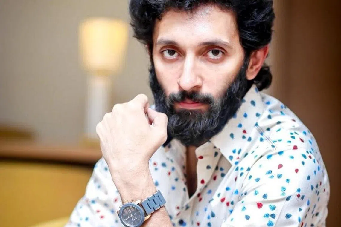 வில்லனைப் பிடிக்கும் கண் பார்வையற்ற நாயகன்