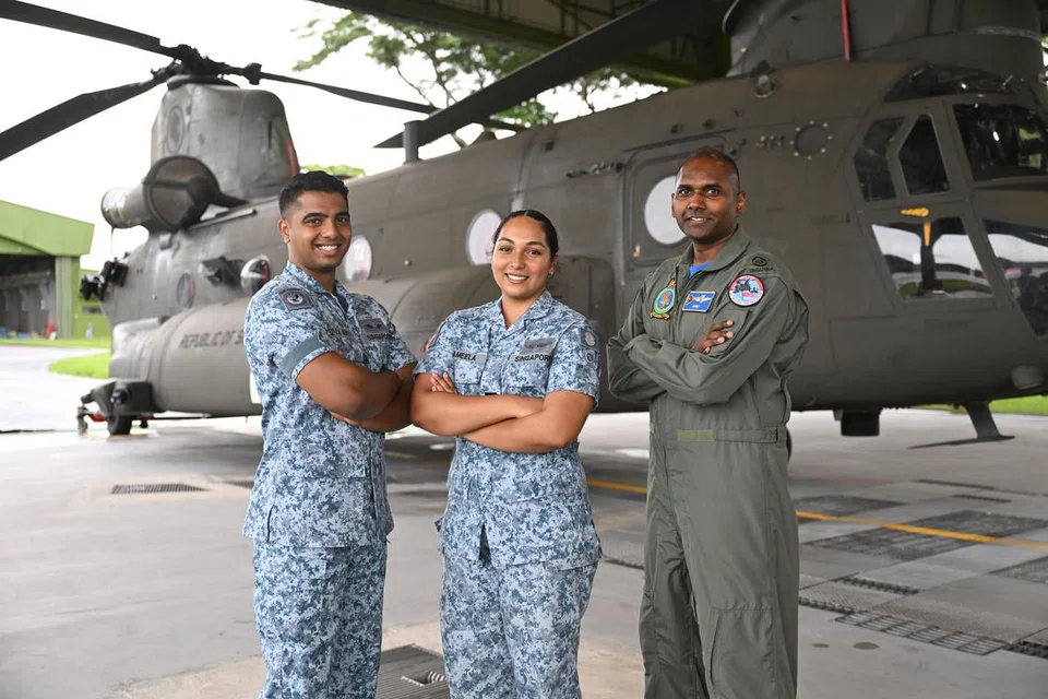 (இடமிருந்து) ராணுவ வல்லுநர் சூரியநாராயணன், விமானப் போர்த்திற அதிகாரி கமீலா ராஜேந்திரன், ஆகாயப் பணிக்குழு நிபுணர் மணிவண்ணன் பெருமாள்.