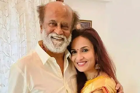 தந்தை ரஜினியுடன் சௌந்தர்யா.