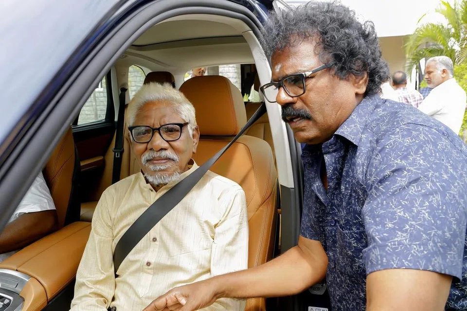 இயக்குநர்கள் பாரதிராஜா, தங்கர் பச்சான்.