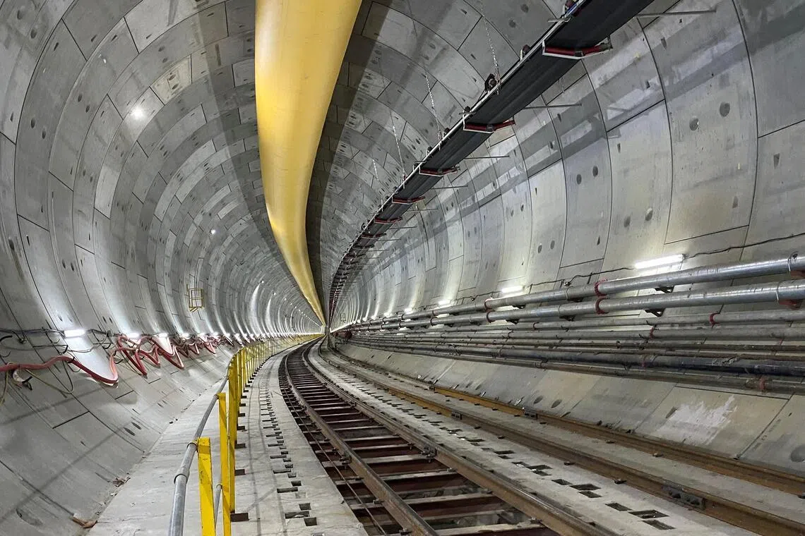 முனையங்களுக்கு இடையே பயணிகளை இணைக்கும் புதிய நிலத்தடிப் பாதை