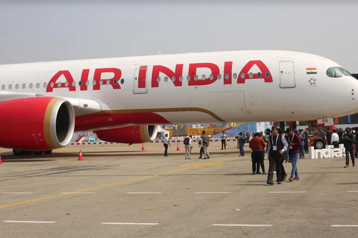 பேங்காக் விமானப் பயணி மீது சிறுநீர் கழித்த இந்திய நாட்டவர்