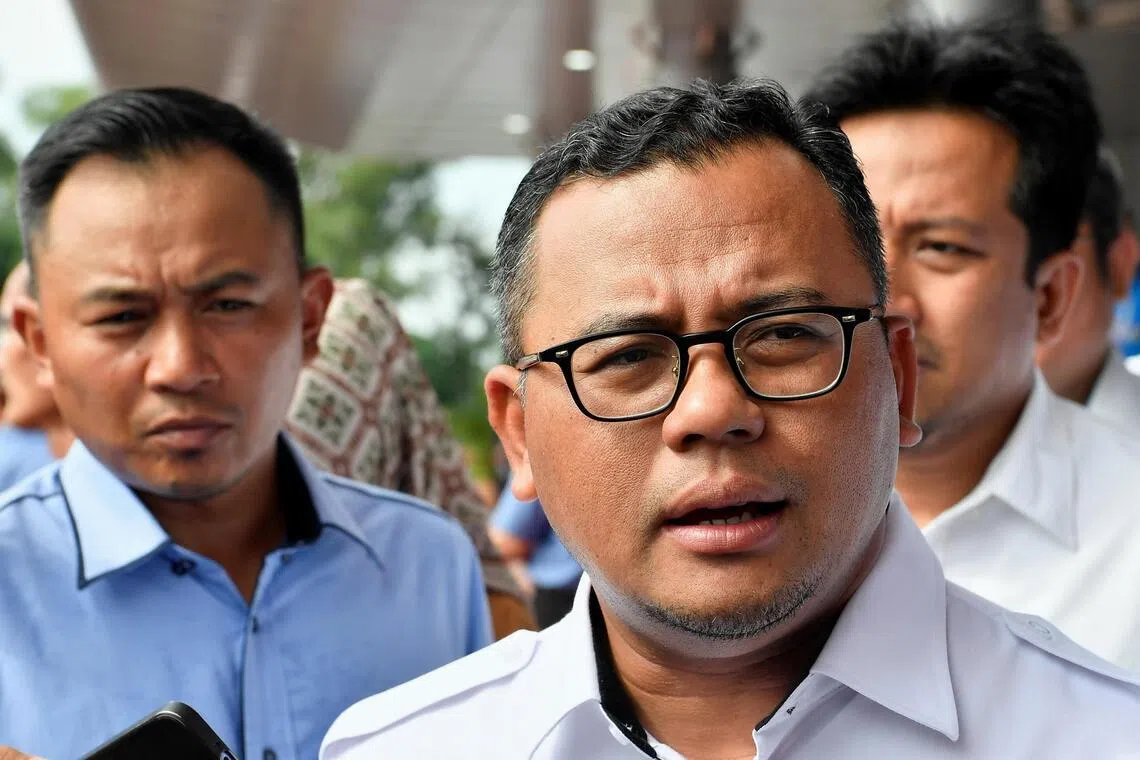 ஆவணமற்ற வழிபாட்டு இடங்கள் தொடர்பாகச் சட்டப்படி நடவடிக்கை எடுக்கப்படும்: சிலாங்கூர் முதல்வர்