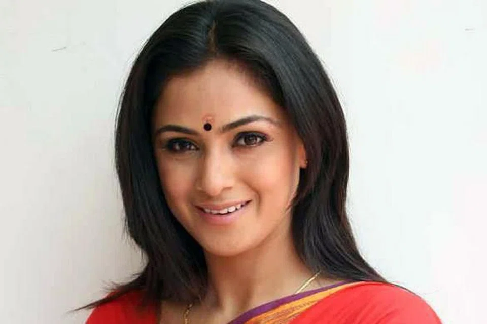 நடிகை சிம்ரன்.