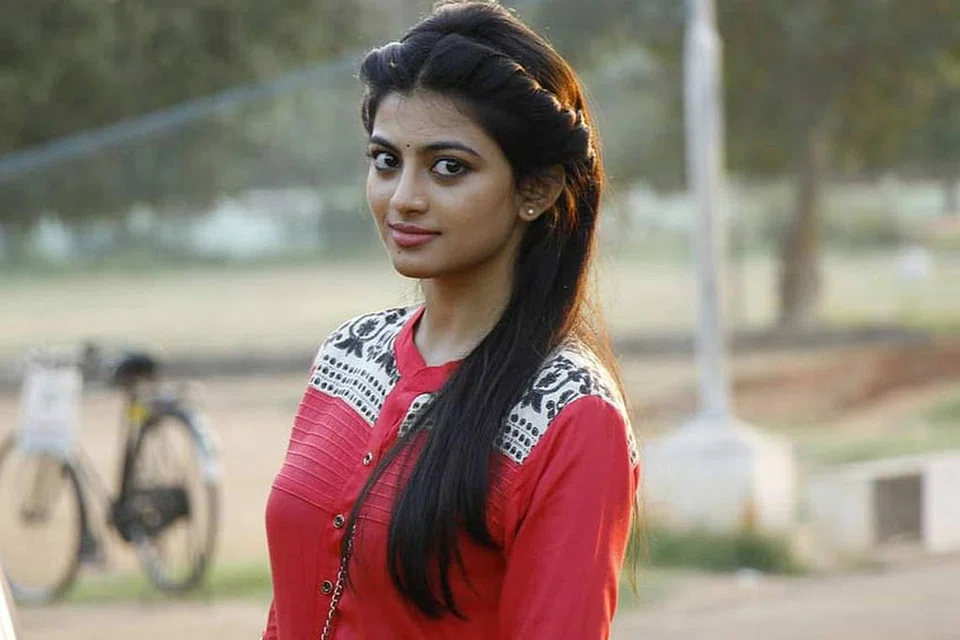 ஆனந்தி.