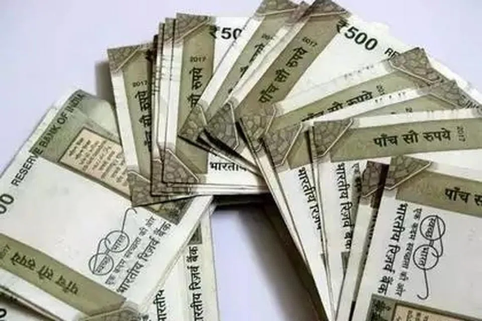 பறிமுதல் செய்யப்பட்ட ரூ.500 பணத்தாள்கள் உண்மையானவையா போலியானவையா எனக் கண்டுபிடிக்க முடியாதபடி இருந்ததாகக் காவல்துறை தெரிவித்தது.