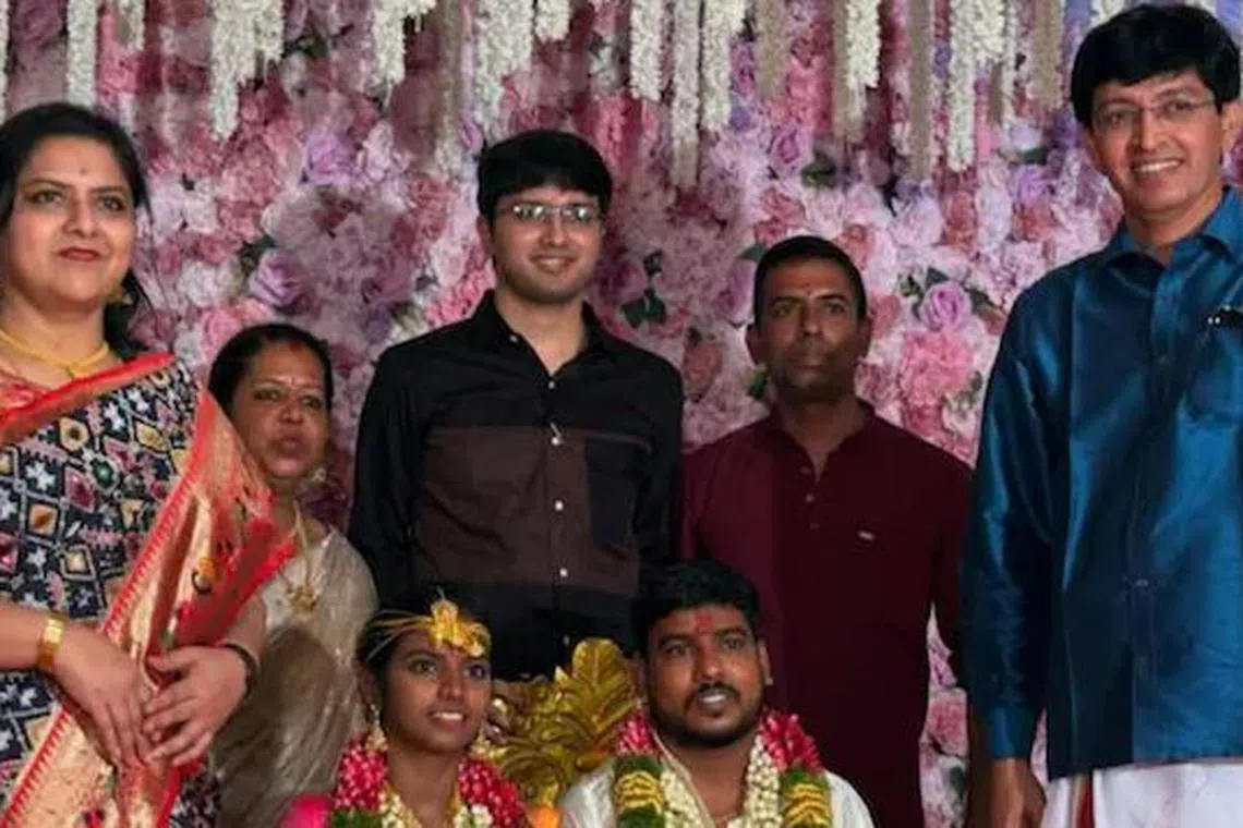 2004 சுனாமியில் காப்பாற்றிய சிறுமிக்கு திருமணமும் செய்துவைத்தார் முன்னாள் ஆட்சியர்  