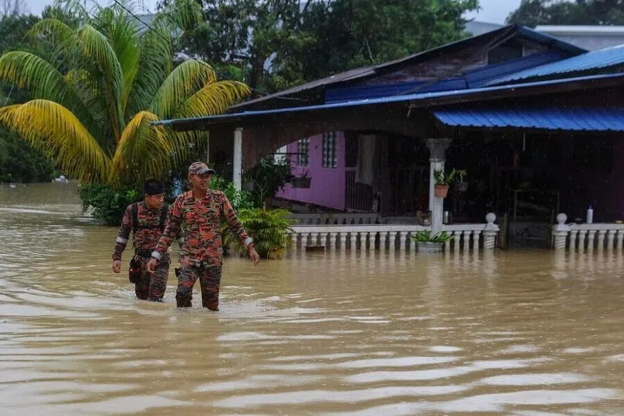 மலேசியா: வெள்ளத்தால் பாதிக்கப்பட்ட மாநிலங்களில் இணையவழிக் கல்வி
